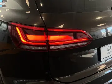 Volkswagen Touareg R-Line 3.0TDI 4Motion Pano