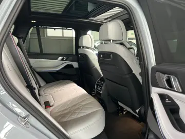 BMW X5 30d M Sport Pro -2Achs-SkyLou-Softcl-22Zo