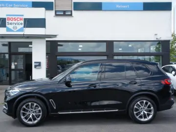 BMW X5 xDrive 30d xLine ACC HUD LEDER 20Z TRITTBRETT