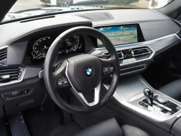 BMW X5 xDrive 30d xLine ACC HUD LEDER 20Z TRITTBRETT