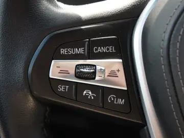 BMW X5 xDrive 30d xLine ACC HUD LEDER 20Z TRITTBRETT