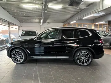 BMW X3 xD 30e DAB Park Plus LED mit Kurvenlicht