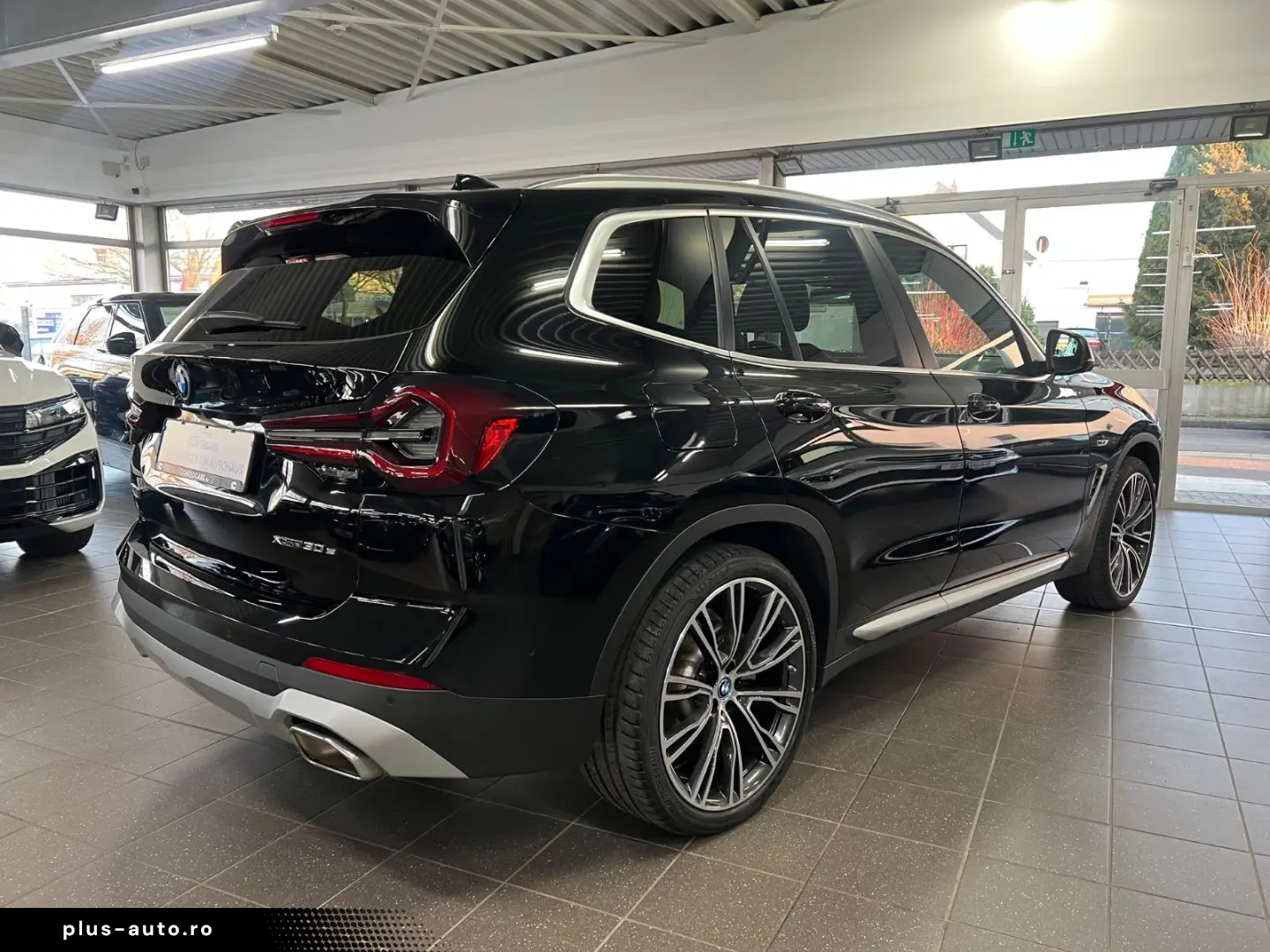 BMW X3 xD 30e DAB Park Plus LED mit Kurvenlicht