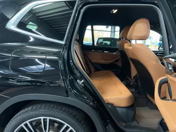 BMW X3 xD 30e DAB Park Plus LED mit Kurvenlicht