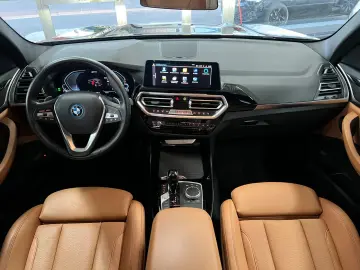 BMW X3 xD 30e DAB Park Plus LED mit Kurvenlicht
