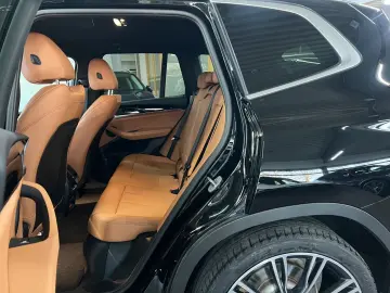 BMW X3 xD 30e DAB Park Plus LED mit Kurvenlicht