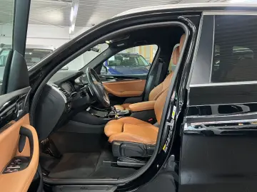 BMW X3 xD 30e DAB Park Plus LED mit Kurvenlicht