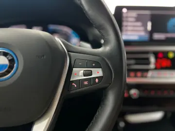BMW X3 xD 30e DAB Park Plus LED mit Kurvenlicht