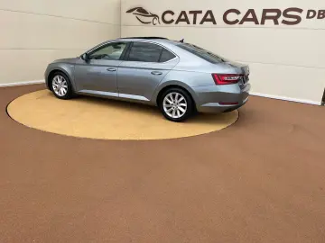 Skoda Superb 2.0TDI  BI-Xenon  Panoramic  Keyless  Webasto
