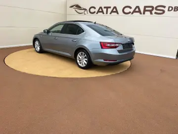 Skoda Superb 2.0TDI  BI-Xenon  Panoramic  Keyless  Webasto