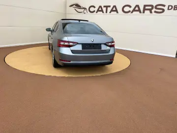 Skoda Superb 2.0TDI  BI-Xenon  Panoramic  Keyless  Webasto
