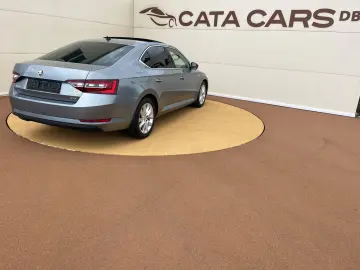 Skoda Superb 2.0TDI  BI-Xenon  Panoramic  Keyless  Webasto