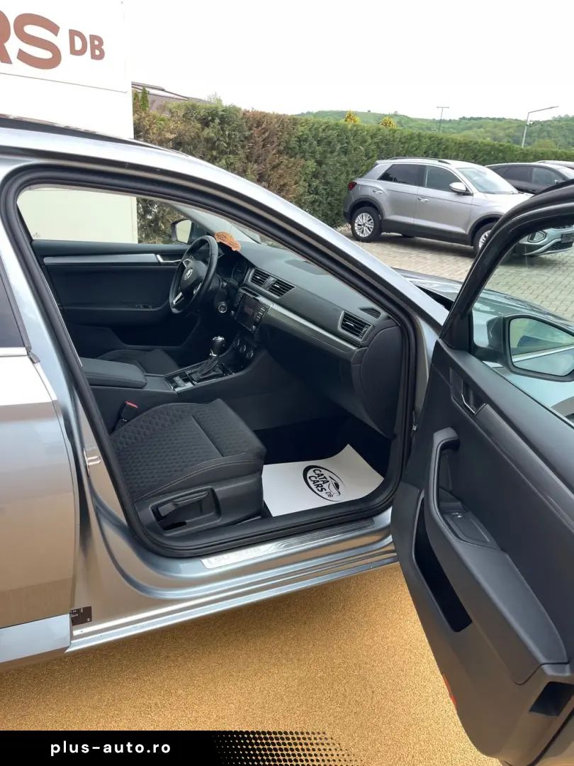 Skoda Superb 2.0TDI  BI-Xenon  Panoramic  Keyless  Webasto