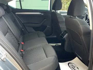 Skoda Superb 2.0TDI  BI-Xenon  Panoramic  Keyless  Webasto