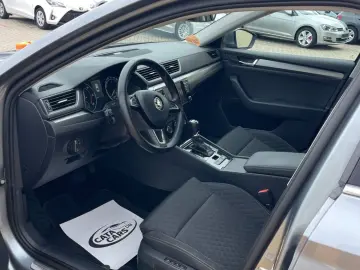 Skoda Superb 2.0TDI  BI-Xenon  Panoramic  Keyless  Webasto