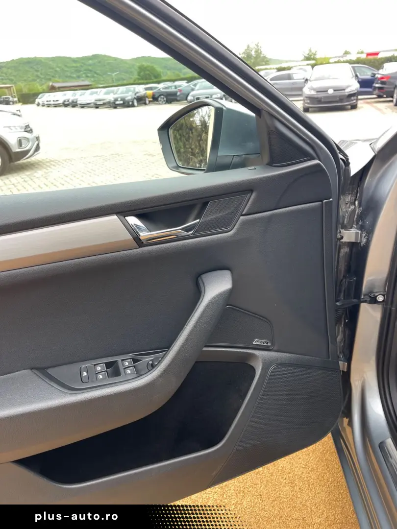 Skoda Superb 2.0TDI  BI-Xenon  Panoramic  Keyless  Webasto