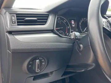 Skoda Superb 2.0TDI  BI-Xenon  Panoramic  Keyless  Webasto