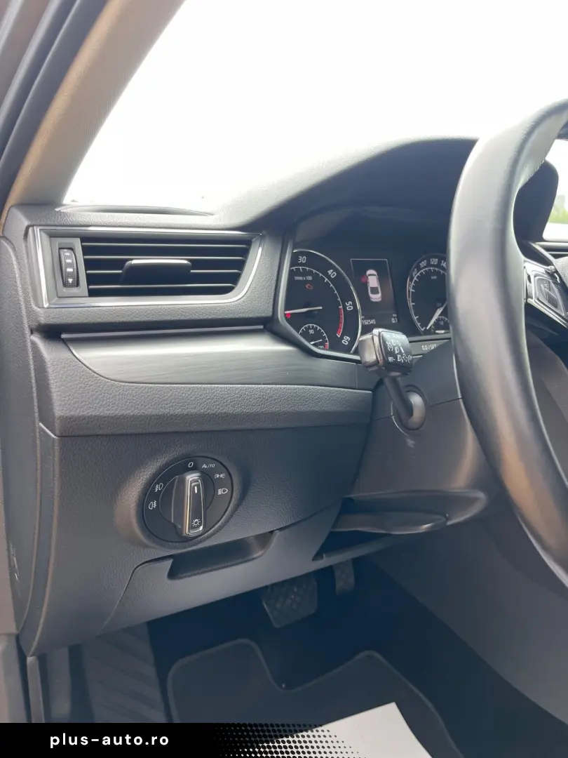 Skoda Superb 2.0TDI  BI-Xenon  Panoramic  Keyless  Webasto