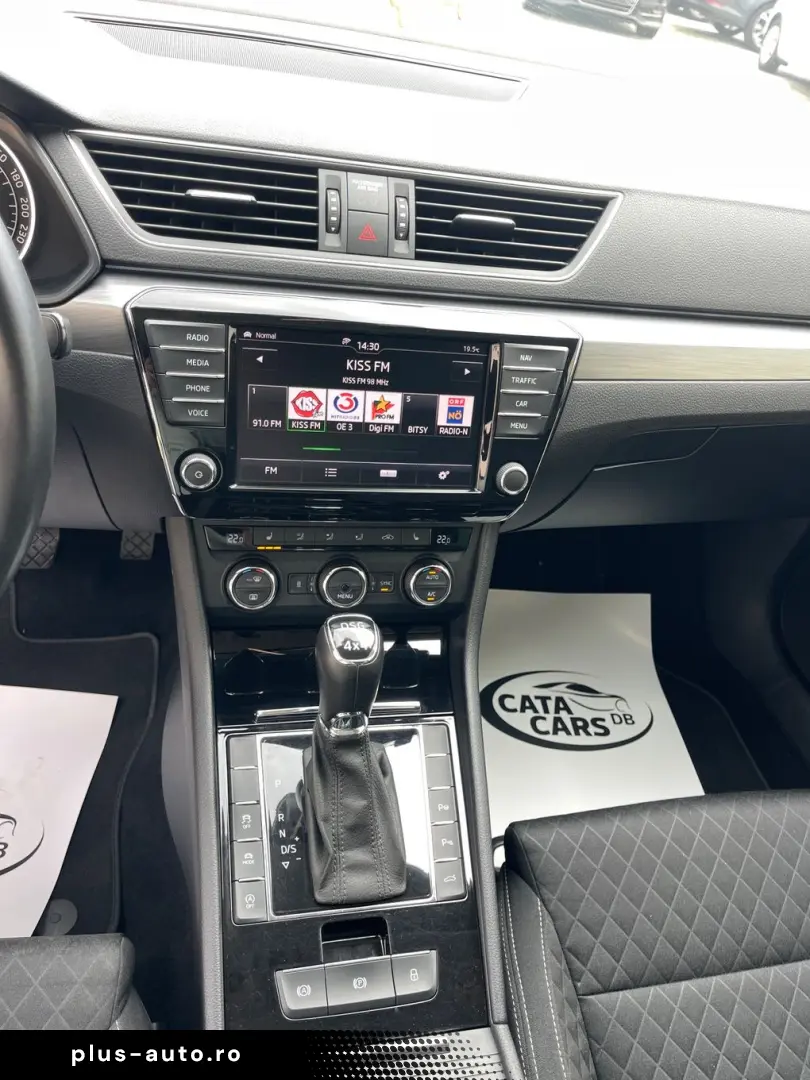 Skoda Superb 2.0TDI  BI-Xenon  Panoramic  Keyless  Webasto
