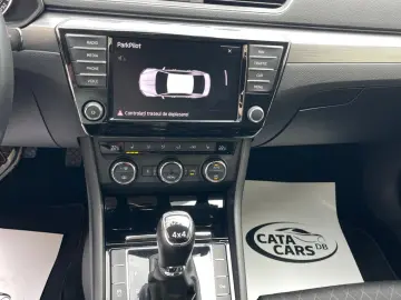 Skoda Superb 2.0TDI  BI-Xenon  Panoramic  Keyless  Webasto