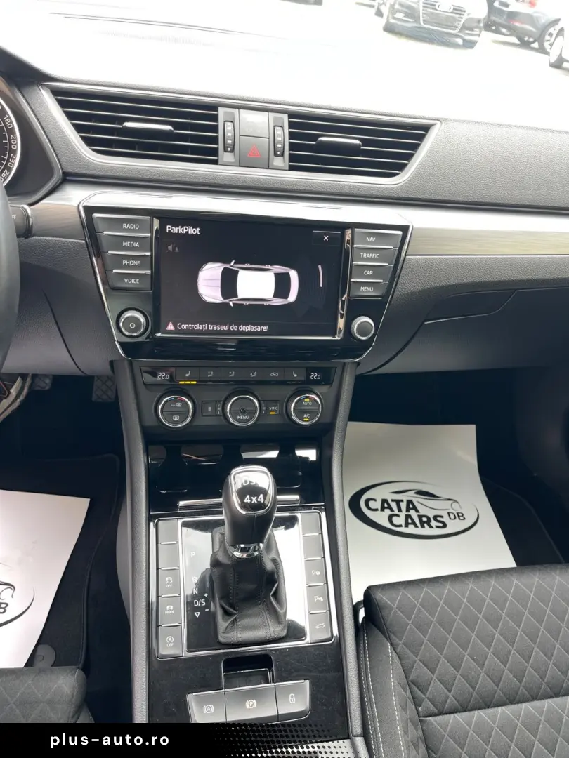 Skoda Superb 2.0TDI  BI-Xenon  Panoramic  Keyless  Webasto