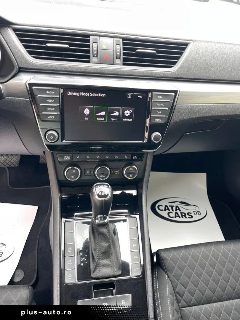Skoda Superb 2.0TDI  BI-Xenon  Panoramic  Keyless  Webasto