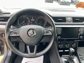 Skoda Superb 2.0TDI  BI-Xenon  Panoramic  Keyless  Webasto