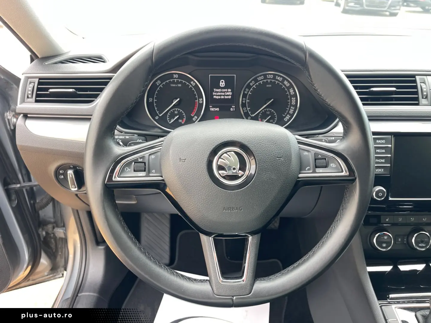 Skoda Superb 2.0TDI  BI-Xenon  Panoramic  Keyless  Webasto