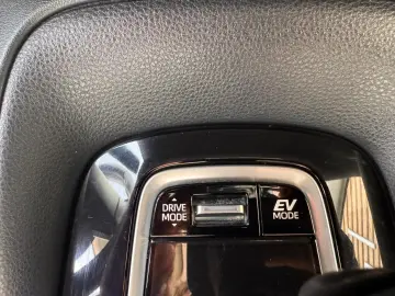 Toyota Corolla  1.8 HSD BUSINESS HYBRID