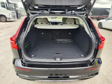 VOLVO V60 T6 AWD Ultra Dark 19  360  H&K LED PANO STHZ