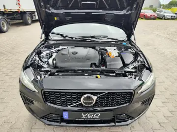 VOLVO V60 T6 AWD Ultra Dark 19  360  H&K LED PANO STHZ