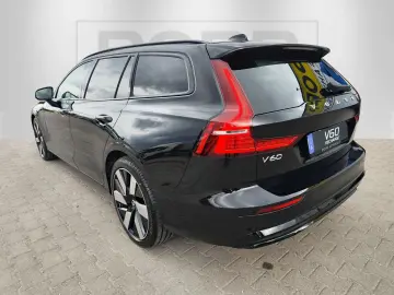 VOLVO V60 T6 AWD Ultra Dark 19  360  H&K LED PANO STHZ