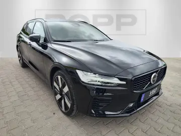 VOLVO V60 T6 AWD Ultra Dark 19  360  H&K LED PANO STHZ