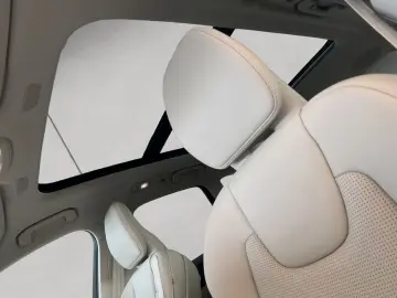 VOLVO XC60 T6 AWD Plug-in Hybrid Ultra-Bright Massages