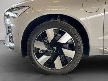 VOLVO XC60 T6 AWD Plug-in Hybrid Ultra-Bright Massages