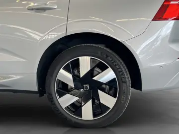 VOLVO XC60 T6 AWD Plug-in Hybrid Ultra-Bright Massages