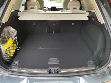 VOLVO XC60 T8 AWD Plug-In-Hybrid Ultra Dark Nappaleder