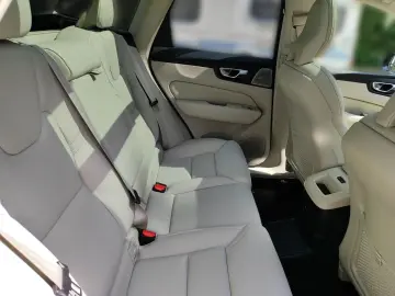 VOLVO XC60 T8 AWD Plug-In-Hybrid Ultra Dark Nappaleder