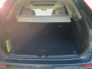 VOLVO XC60 T8 AWD Plug-in Hybrid Ultra Dark