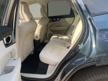 VOLVO XC60 T8 AWD Plug-in Hybrid Ultra Dark