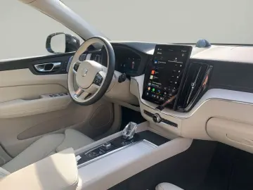 VOLVO XC60 T8 AWD Plug-in Hybrid Ultra Dark