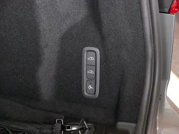 VOLVO XC60 Recharge T8 AWD Ultimate Dark AKTIVSITZE