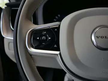 VOLVO XC60 Recharge T8 AWD Ultimate Dark AKTIVSITZE