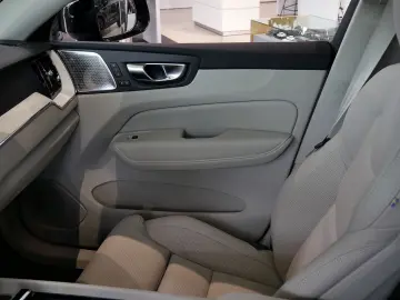 VOLVO XC60 Recharge T8 AWD Ultimate Dark AKTIVSITZE