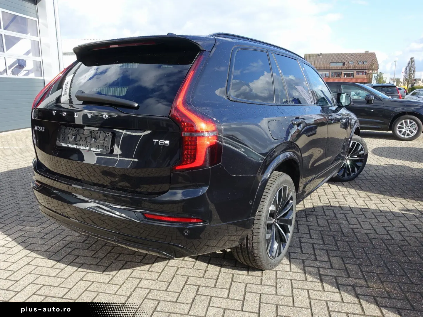 VOLVO XC90 Plus Dark T8 AWD FourC AHK B&W Pano 360