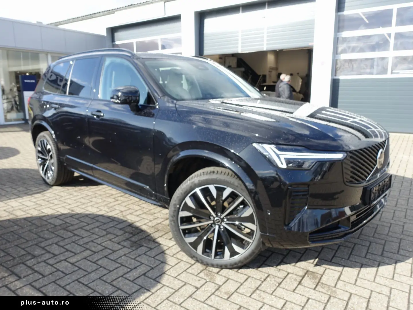 VOLVO XC90 Plus Dark T8 AWD FourC AHK B&W Pano 360