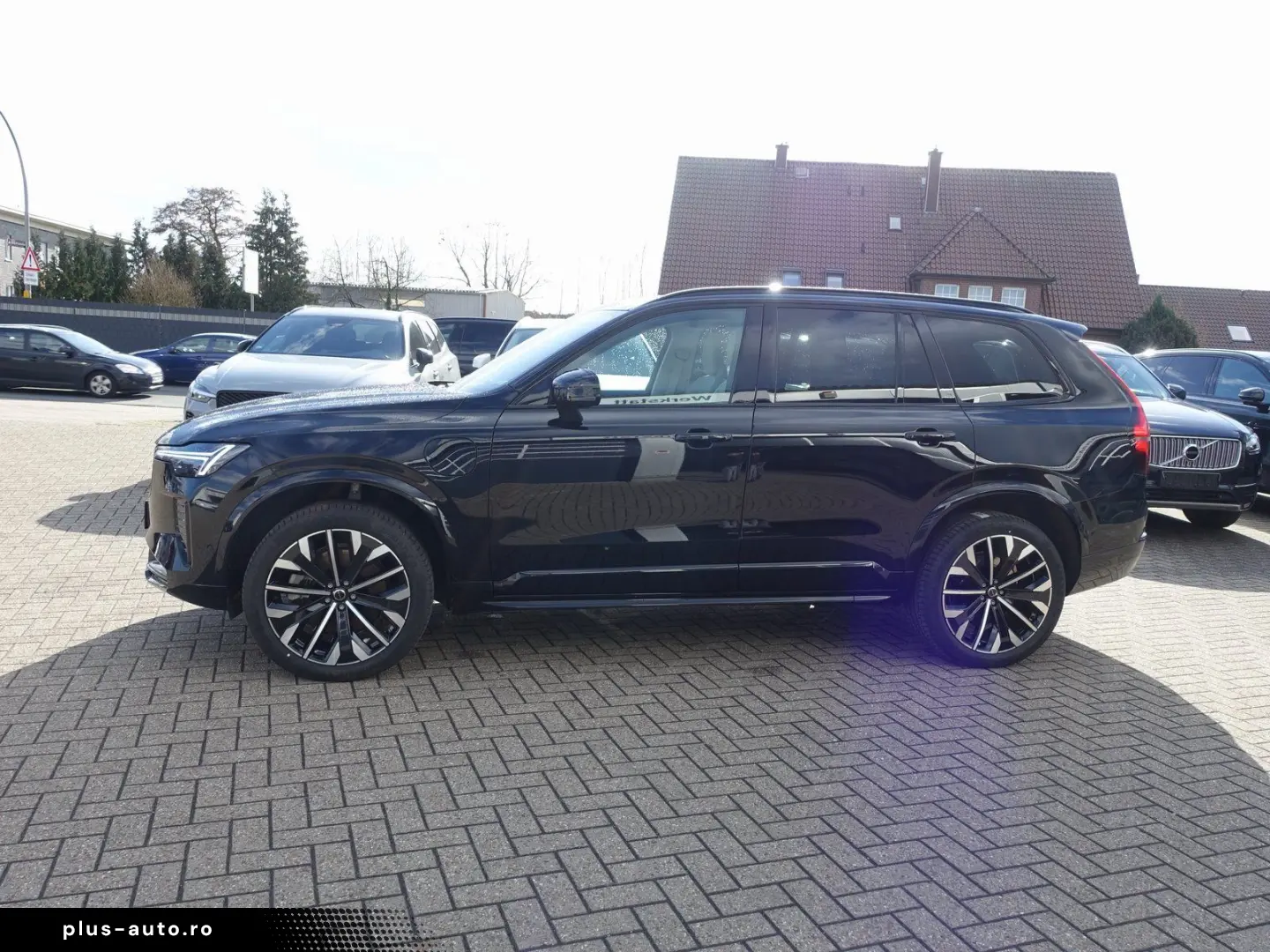 VOLVO XC90 Plus Dark T8 AWD FourC AHK B&W Pano 360