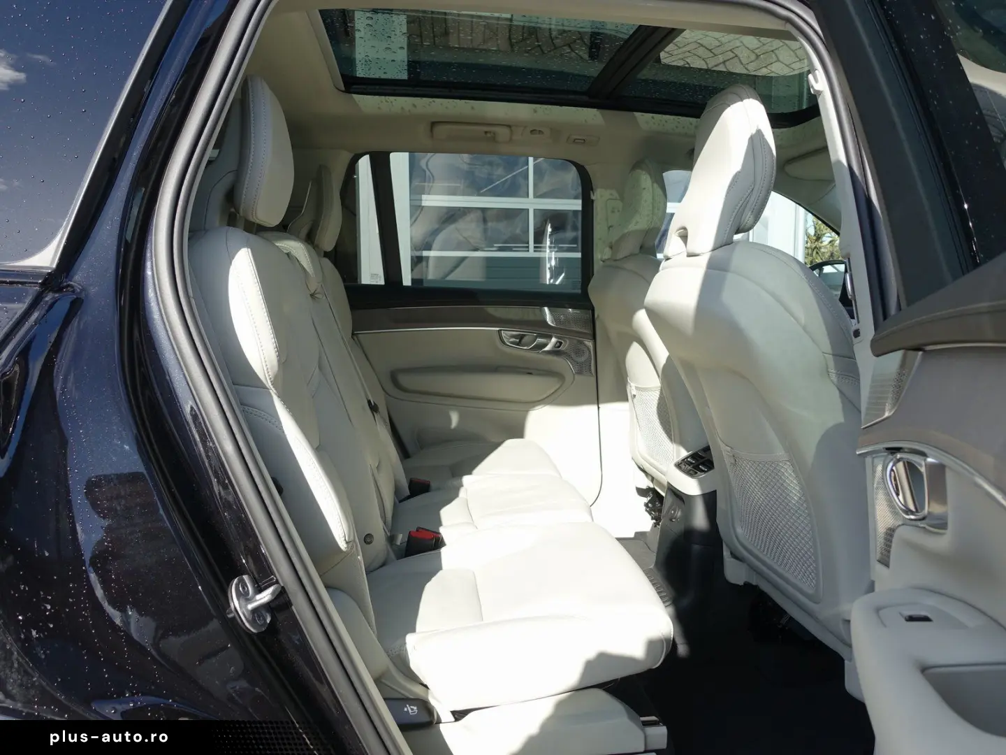 VOLVO XC90 Plus Dark T8 AWD FourC AHK B&W Pano 360