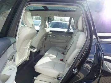 VOLVO XC90 Plus Dark T8 AWD FourC AHK B&W Pano 360
