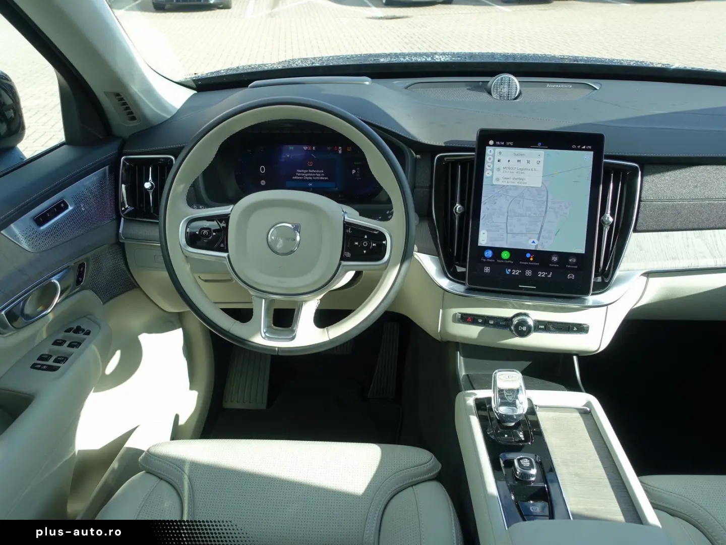 VOLVO XC90 Plus Dark T8 AWD FourC AHK B&W Pano 360